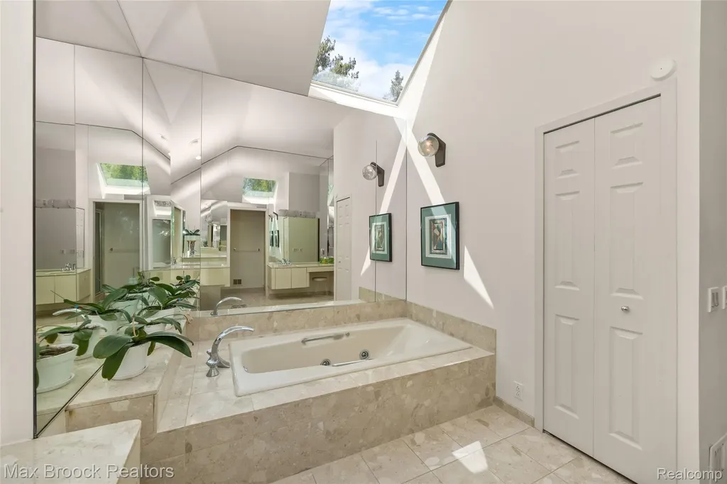 1603 Franklin Hills Drive Bloomfield Hills City MI 48302