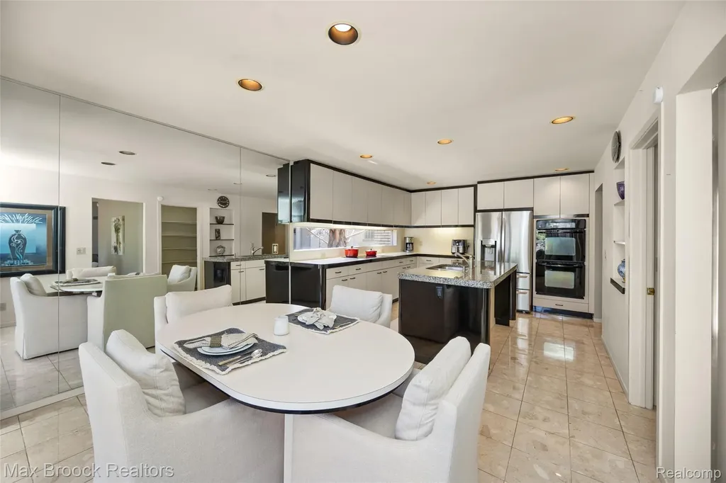 1603 Franklin Hills Drive Bloomfield Hills City MI 48302