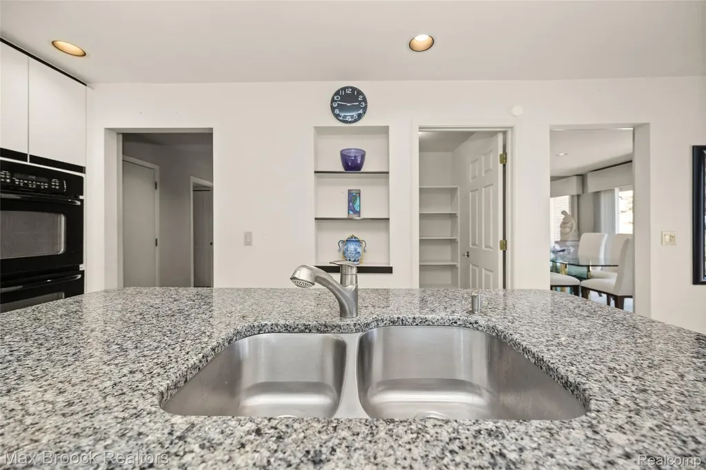 1603 Franklin Hills Drive Bloomfield Hills City MI 48302