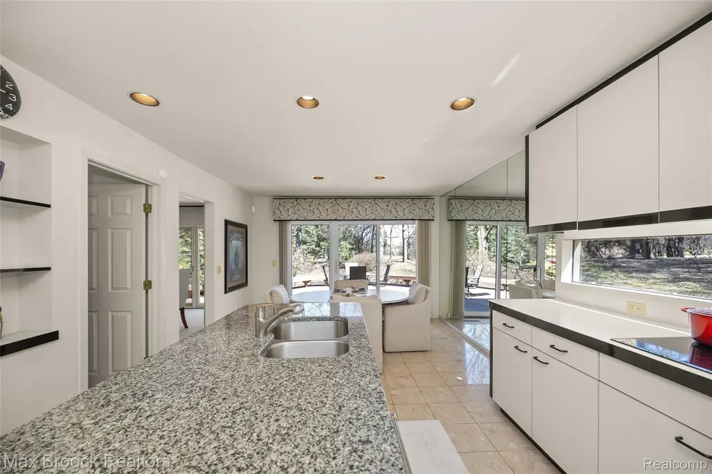 1603 Franklin Hills Drive Bloomfield Hills City MI 48302