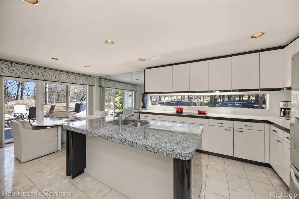 1603 Franklin Hills Drive Bloomfield Hills City MI 48302