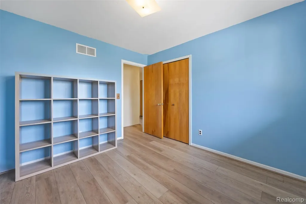 36825 Eton Court Sterling Heights City MI 48310