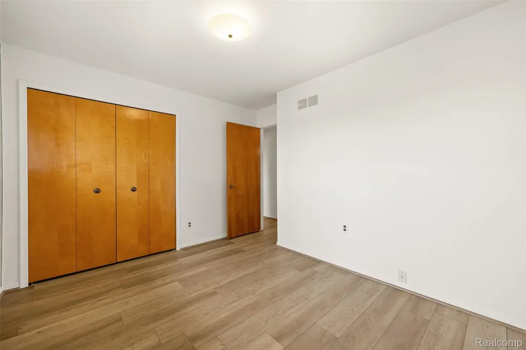36825 Eton Court Sterling Heights City MI 48310