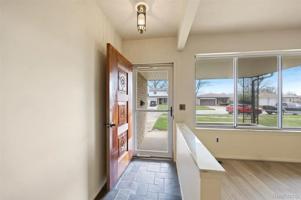 36825 Eton Court Sterling Heights City MI 48310