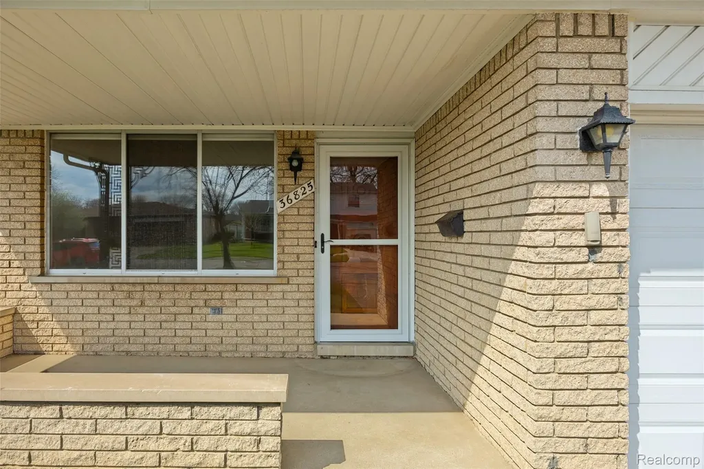 36825 Eton Court Sterling Heights City MI 48310