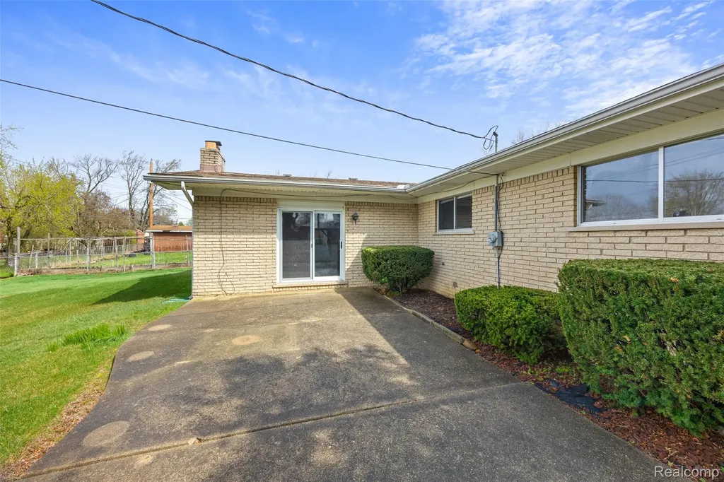 36825 Eton Court Sterling Heights City MI 48310