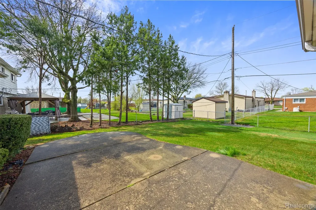 36825 Eton Court Sterling Heights City MI 48310
