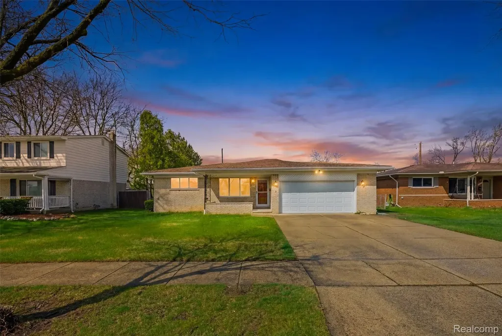 36825 Eton Court Sterling Heights City MI 48310