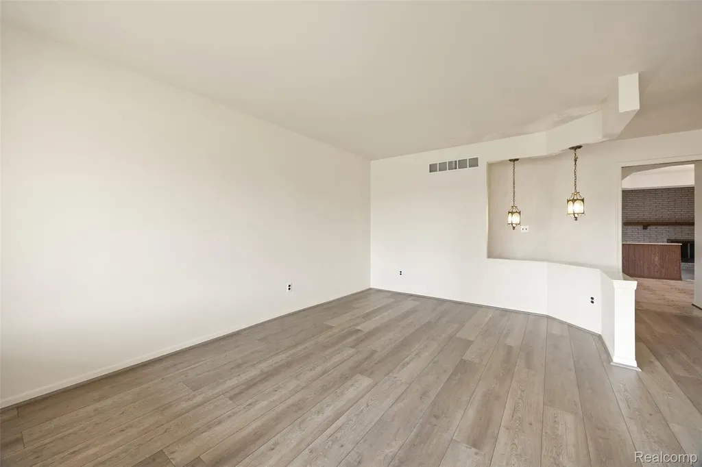 36825 Eton Court Sterling Heights City MI 48310