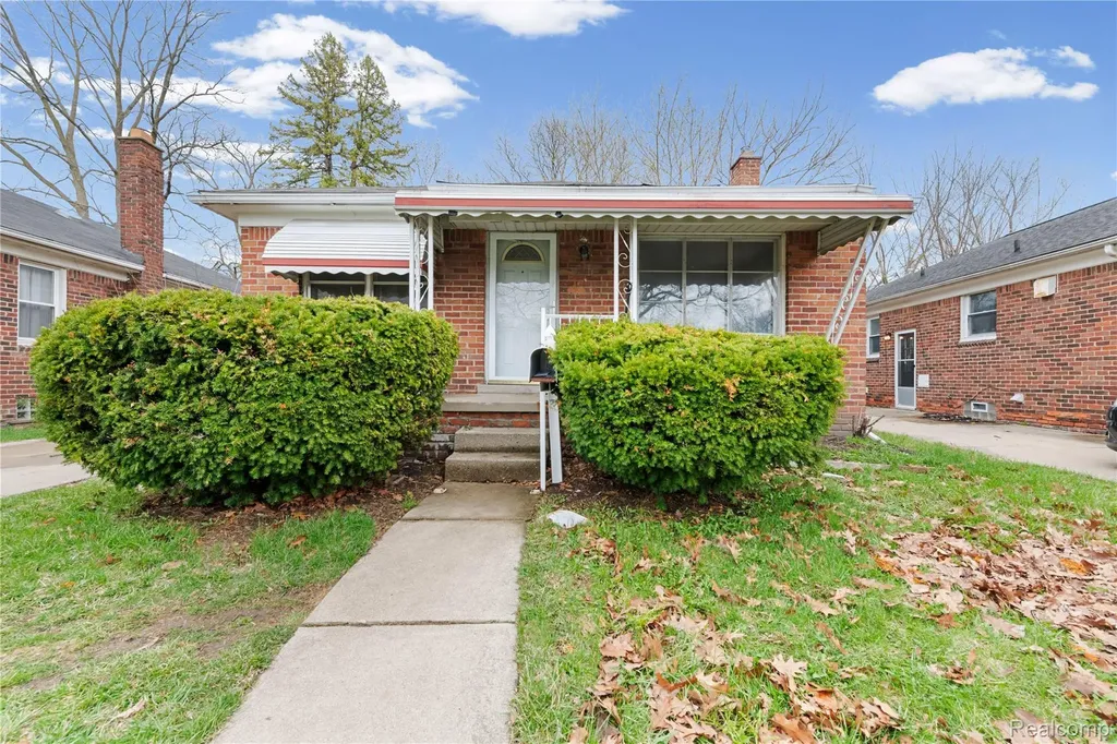 911 Sherbourne Street Inkster City MI 48141