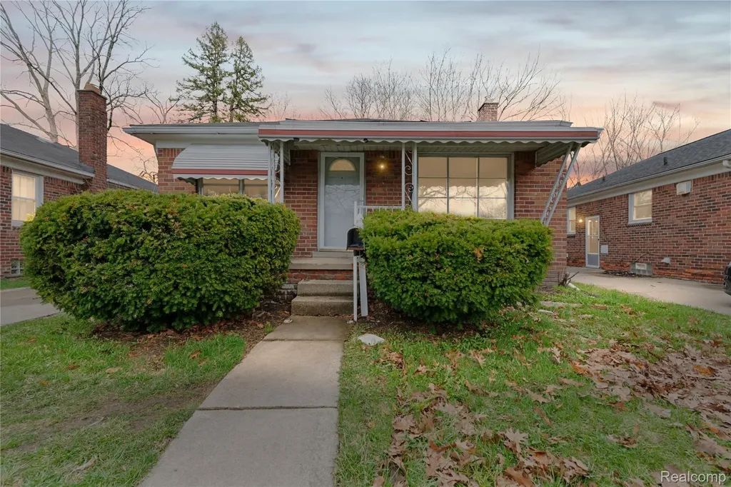 911 Sherbourne Street Inkster City MI 48141