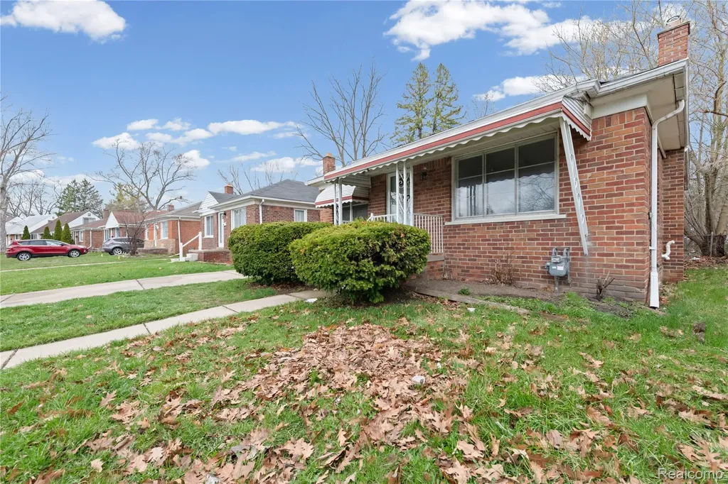 911 Sherbourne Street Inkster City MI 48141