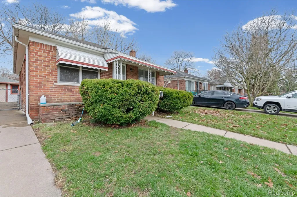 911 Sherbourne Street Inkster City MI 48141