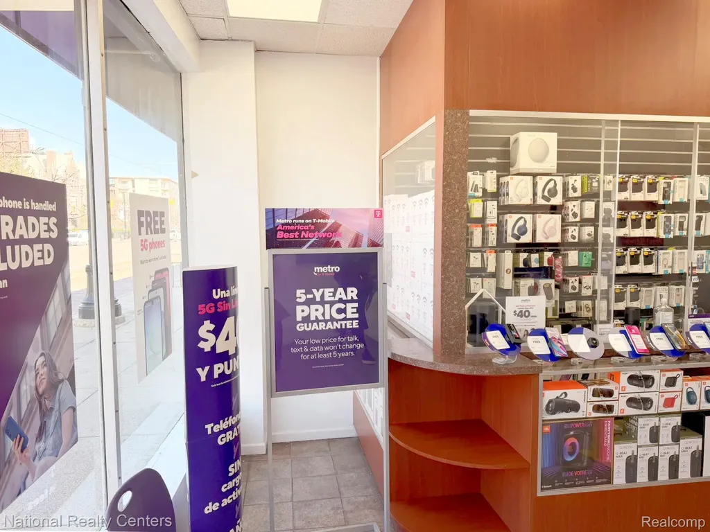 4200 Woodward Avenue Detroit City MI 48201