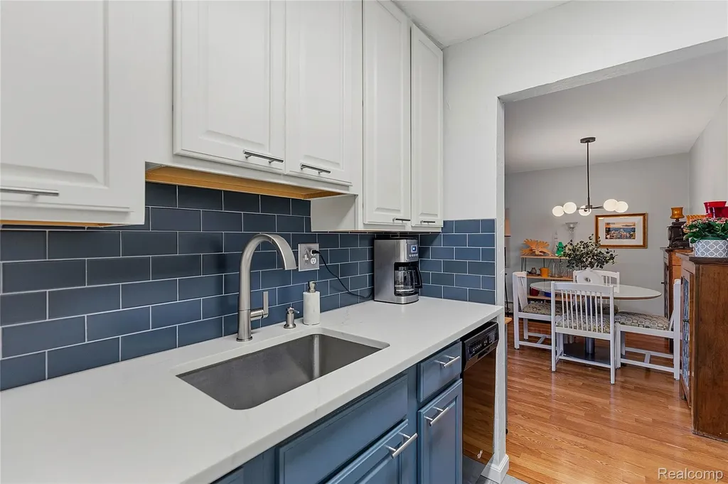 4913 Crooks Road Royal Oak City MI 48073