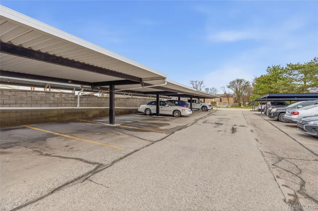 4913 Crooks Road Royal Oak City MI 48073
