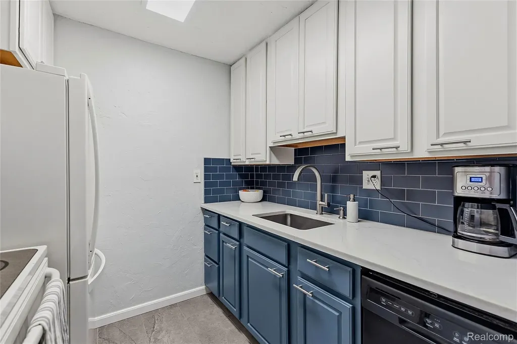 4913 Crooks Road Royal Oak City MI 48073