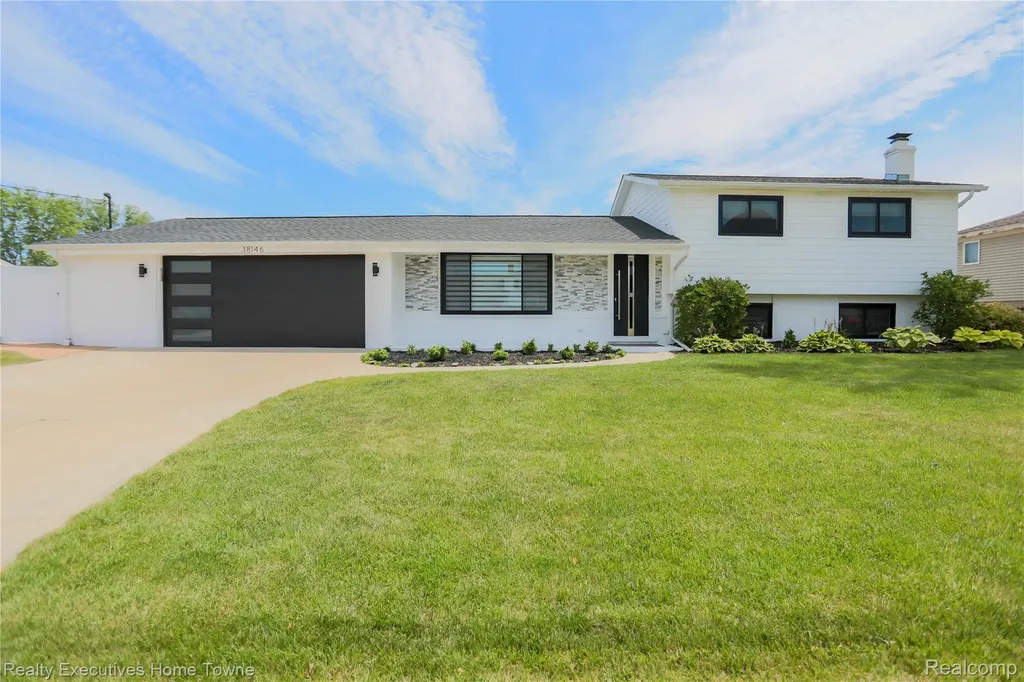 38146 Mast Street Harrison Charter Township MI 48045
