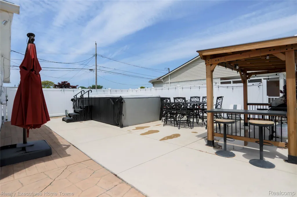 38146 Mast Street Harrison Charter Township MI 48045