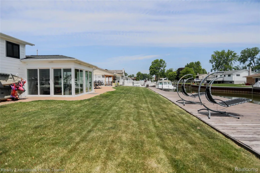 38146 Mast Street Harrison Charter Township MI 48045