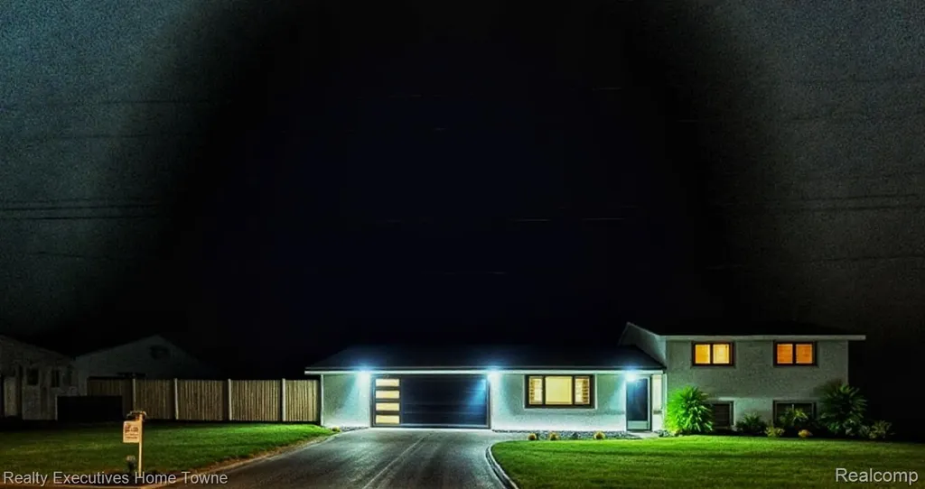 38146 Mast Street Harrison Charter Township MI 48045