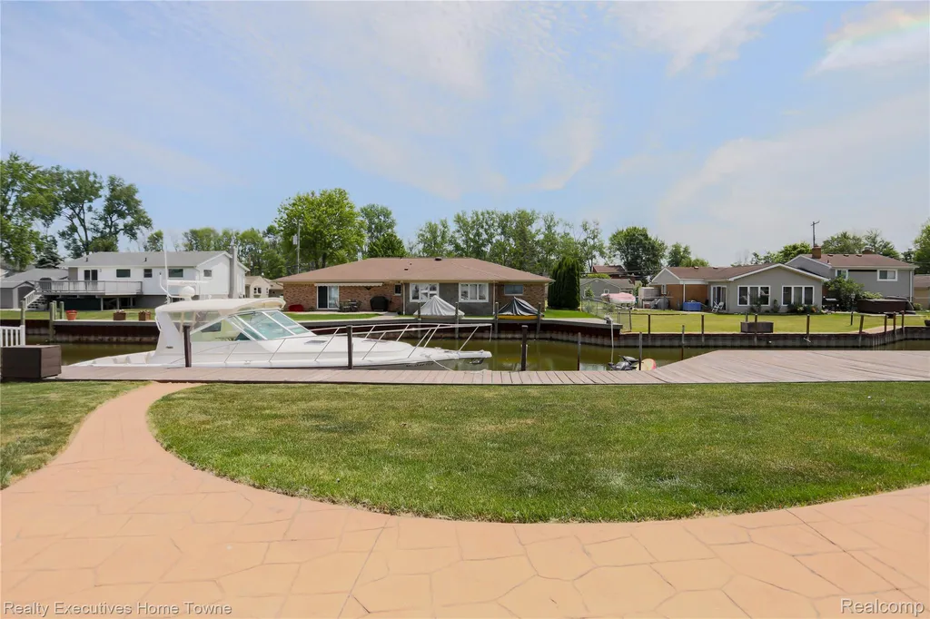 38146 Mast Street Harrison Charter Township MI 48045