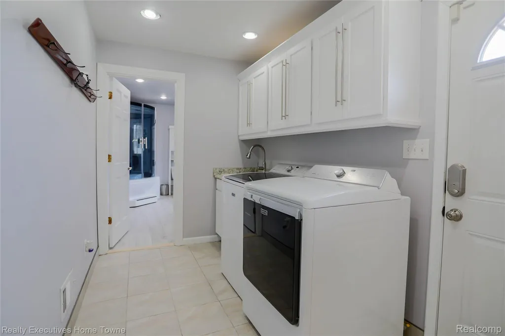 38146 Mast Street Harrison Charter Township MI 48045