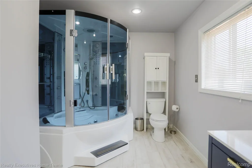 38146 Mast Street Harrison Charter Township MI 48045