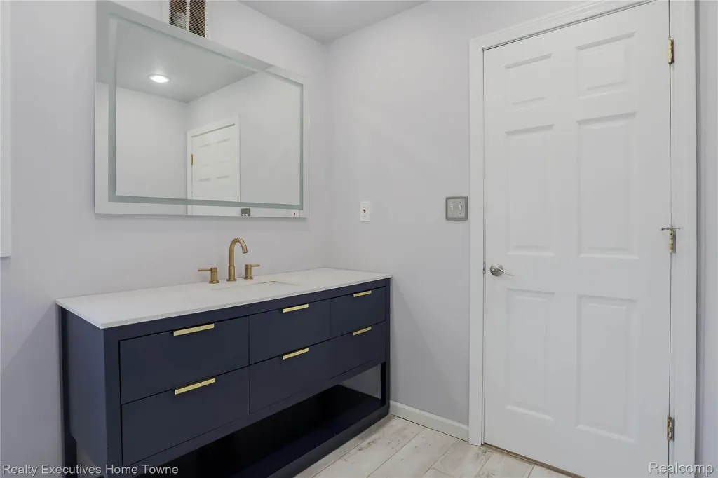 38146 Mast Street Harrison Charter Township MI 48045