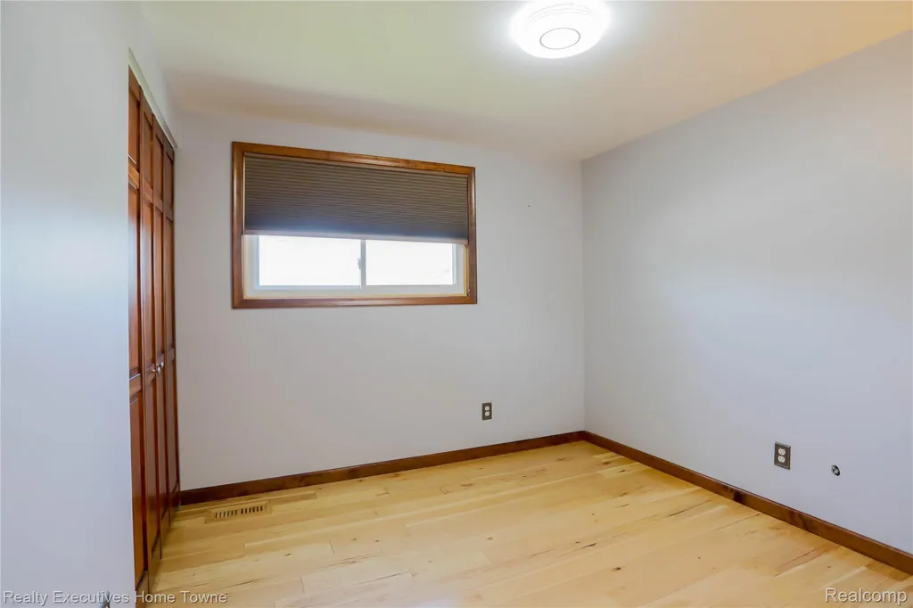 38146 Mast Street Harrison Charter Township MI 48045