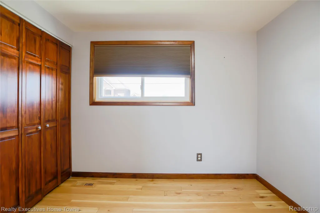 38146 Mast Street Harrison Charter Township MI 48045