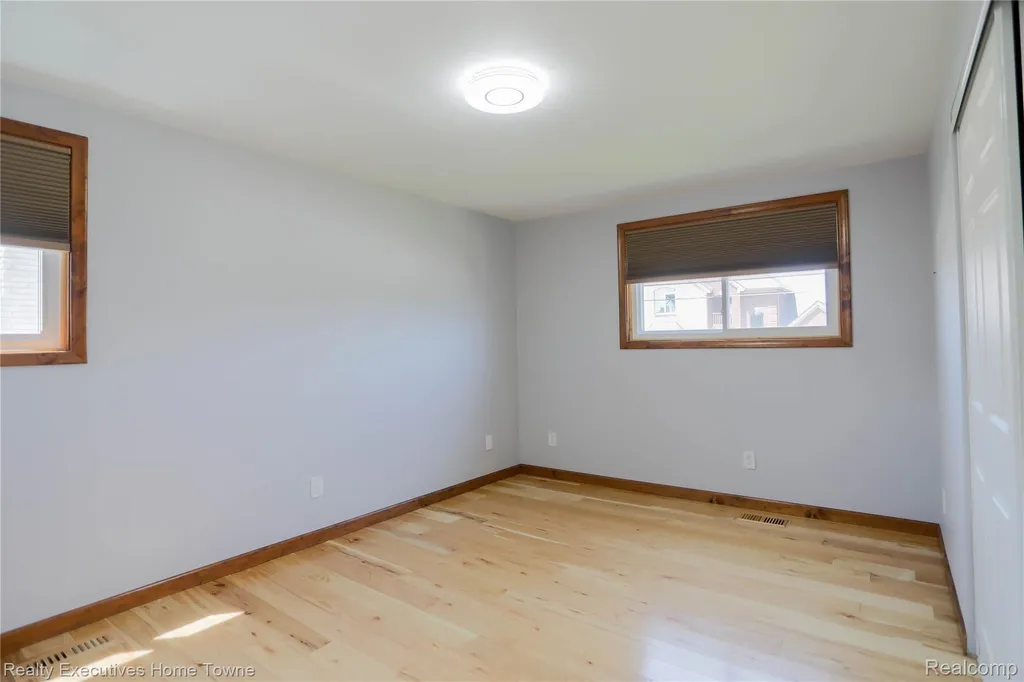 38146 Mast Street Harrison Charter Township MI 48045