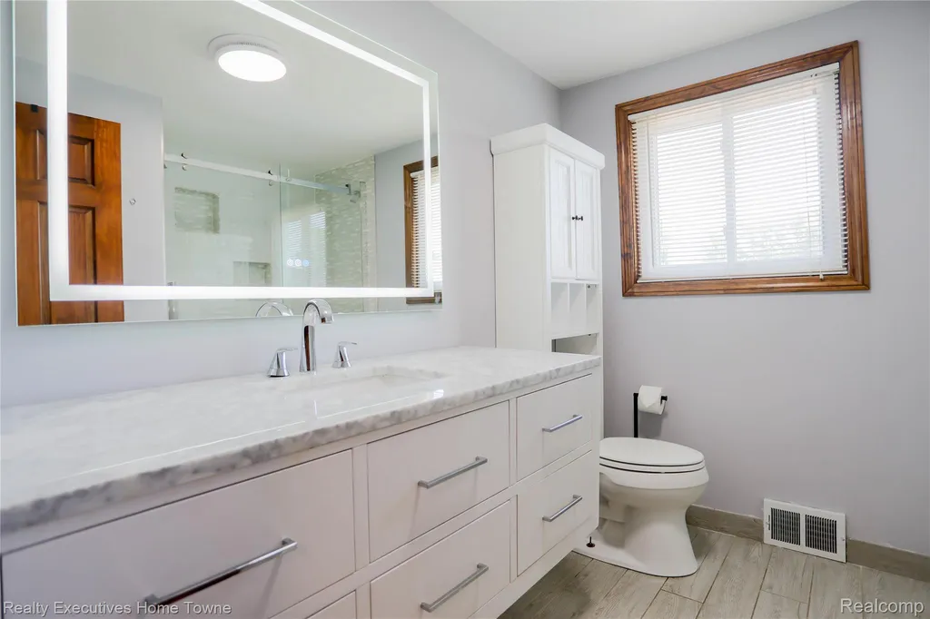 38146 Mast Street Harrison Charter Township MI 48045