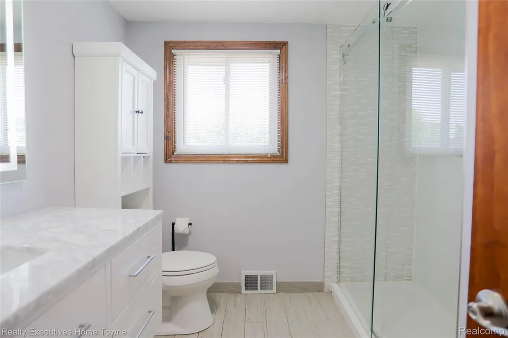 38146 Mast Street Harrison Charter Township MI 48045