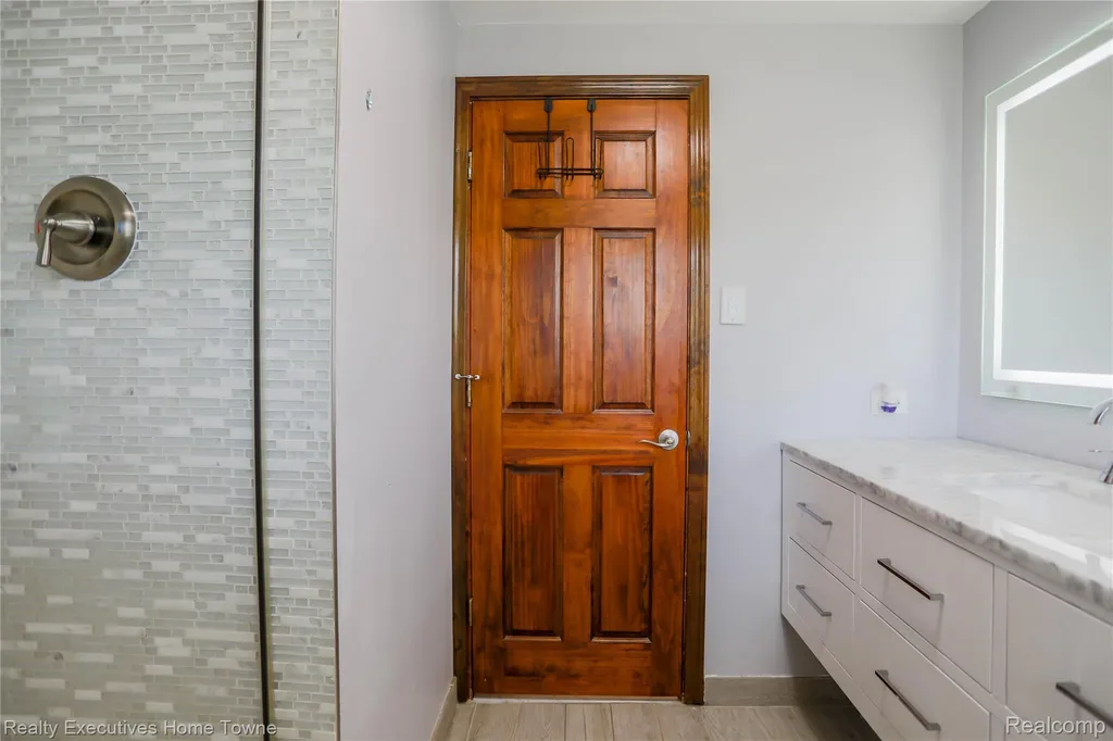 38146 Mast Street Harrison Charter Township MI 48045