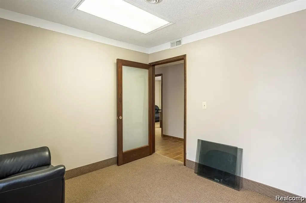 16825 W Warren Avenue Detroit City MI 48228