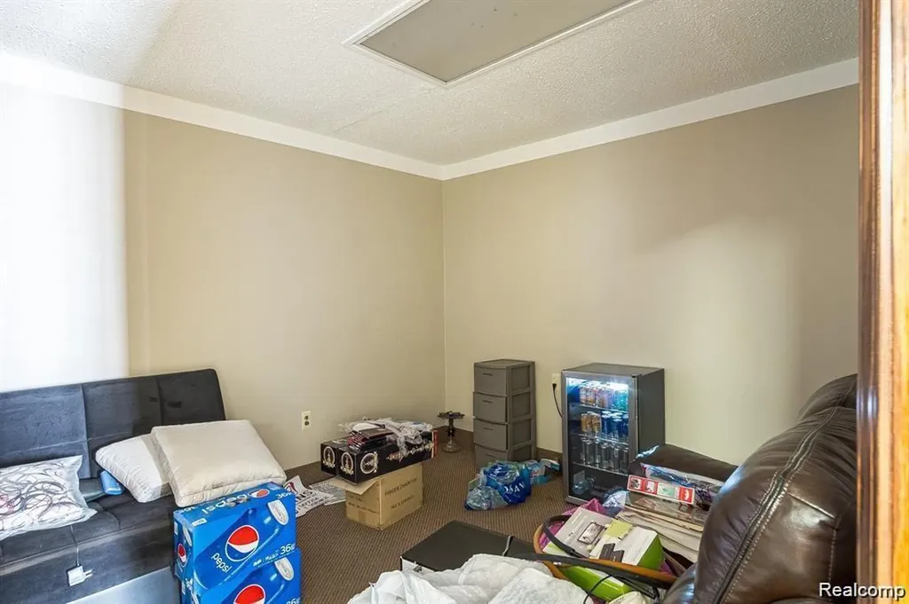 16825 W Warren Avenue Detroit City MI 48228