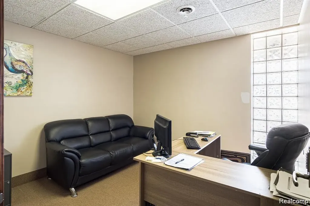 16825 W Warren Avenue Detroit City MI 48228