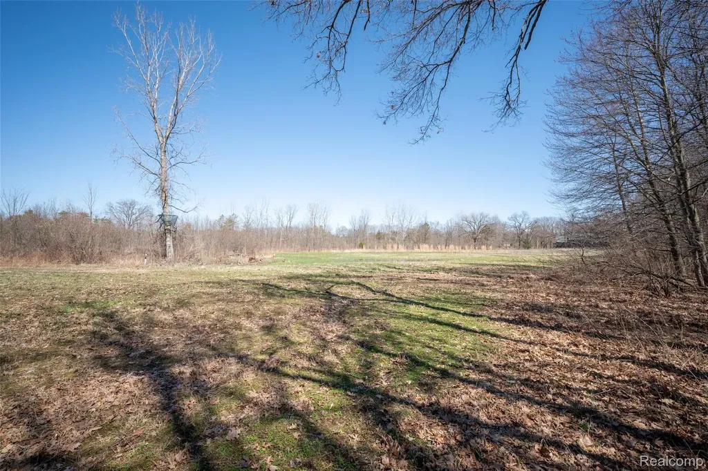 825 W Rose Center Road Holly Township MI 48442