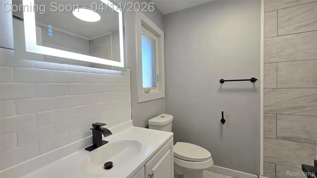 3109 Risdale Avenue Lansing City MI 48911