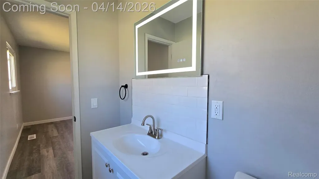 3109 Risdale Avenue Lansing City MI 48911