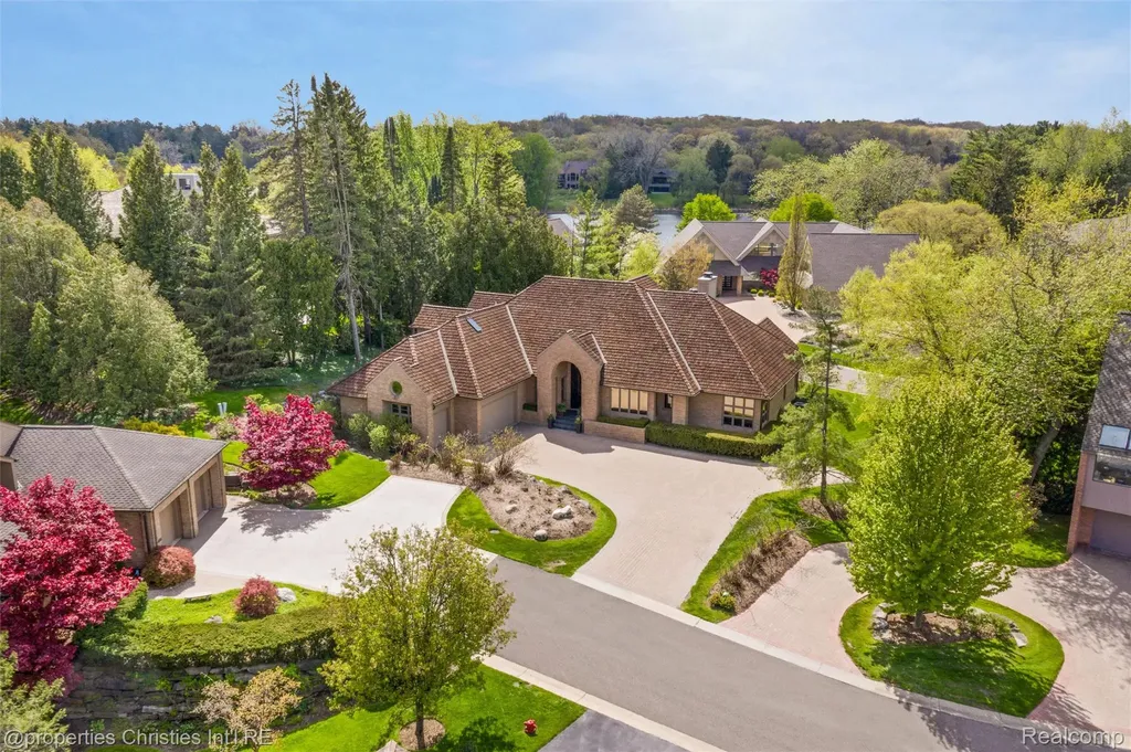 4712 Buckby Cross Bloomfield Hills City MI 48302