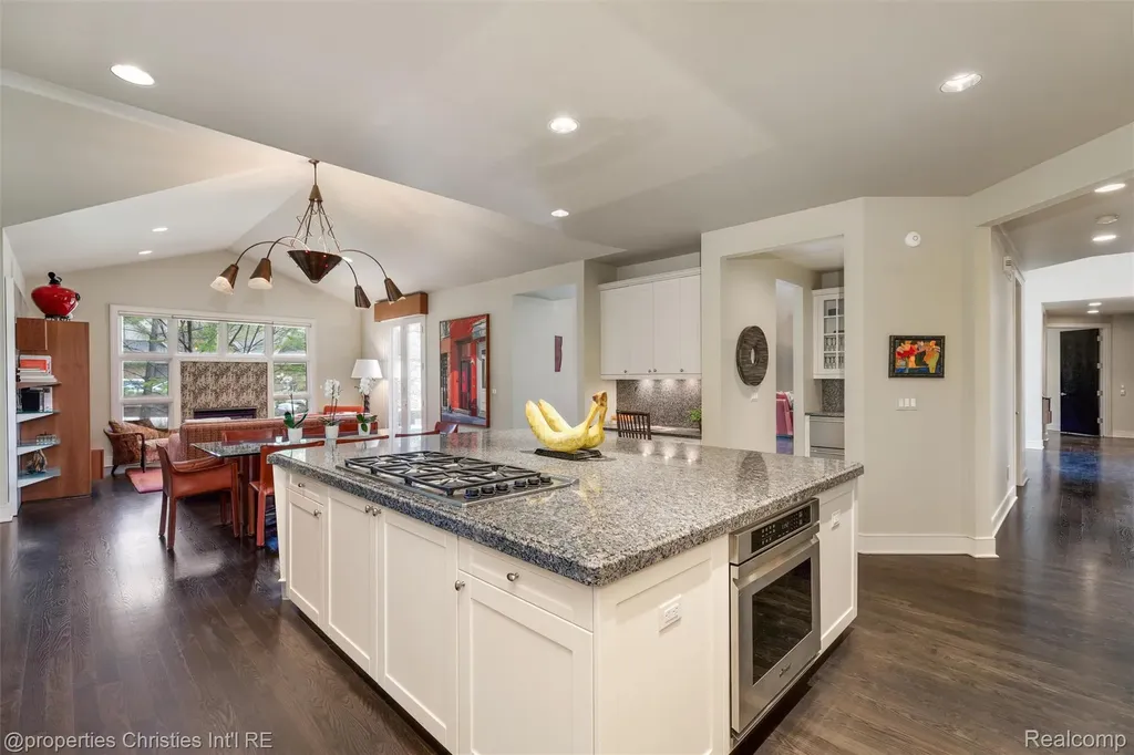 4712 Buckby Cross Bloomfield Hills City MI 48302
