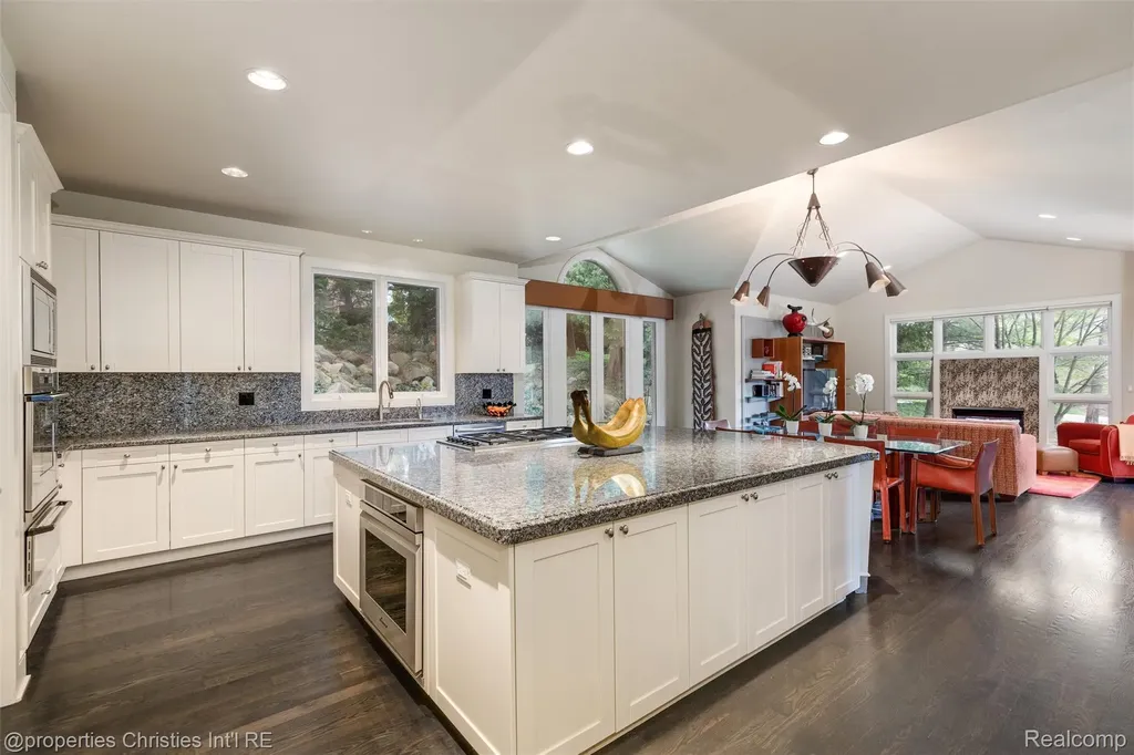 4712 Buckby Cross Bloomfield Hills City MI 48302