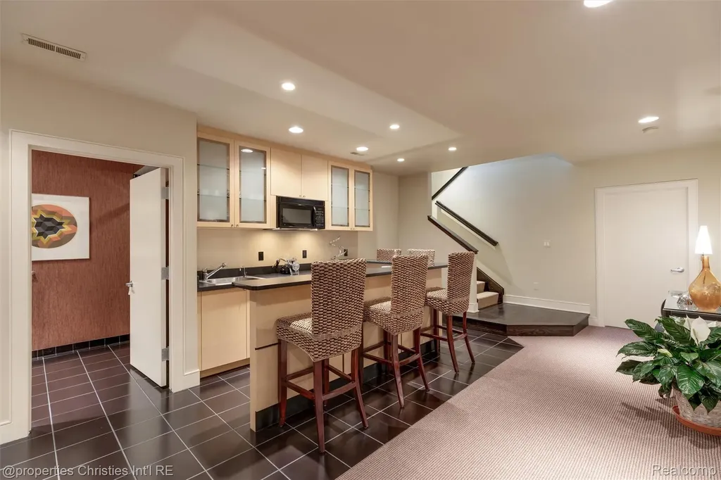 4712 Buckby Cross Bloomfield Hills City MI 48302