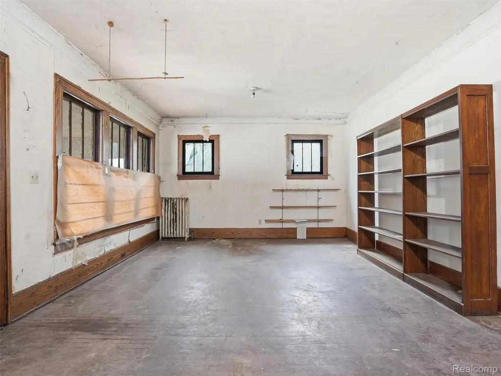 563 Chalmers Street Detroit City MI 48215