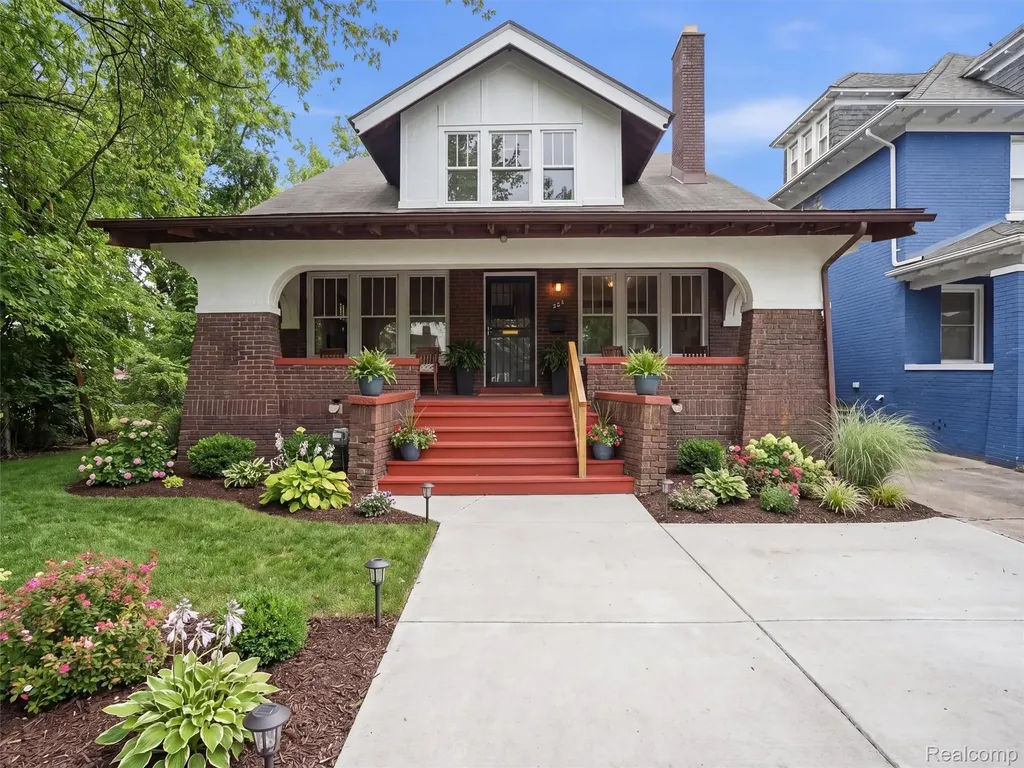 563 Chalmers Street Detroit City MI 48215