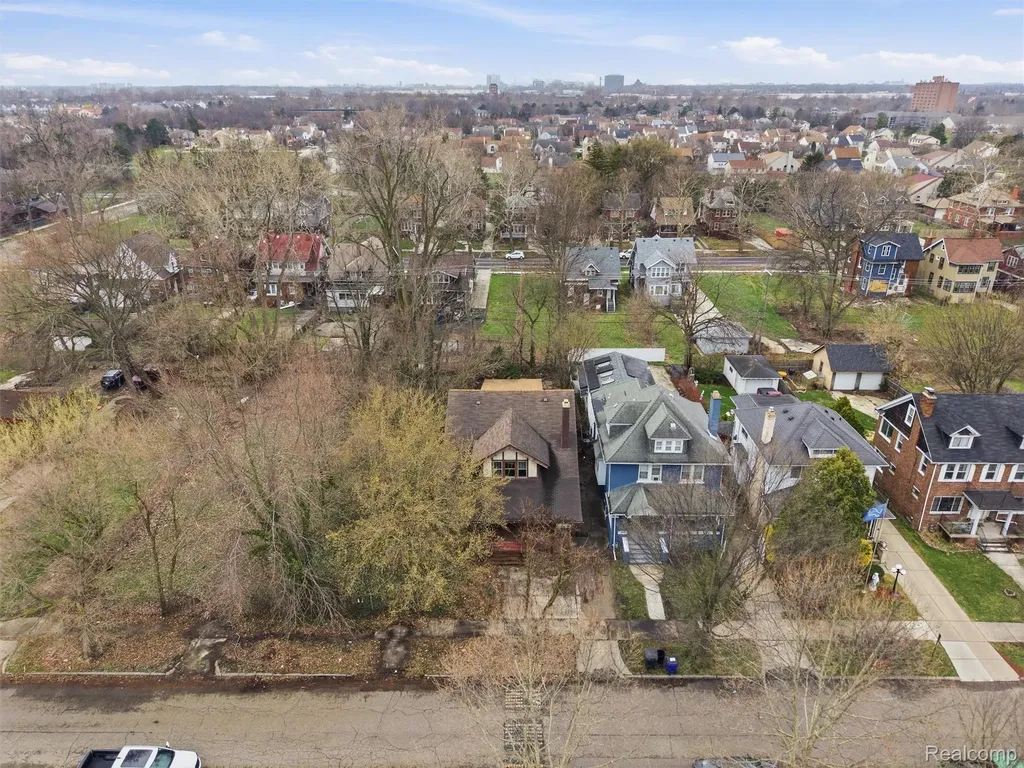563 Chalmers Street Detroit City MI 48215