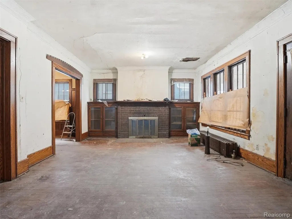 563 Chalmers Street Detroit City MI 48215