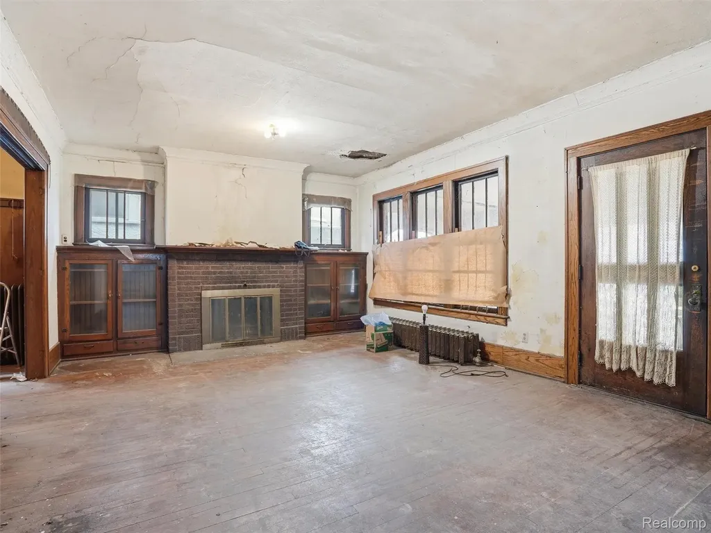 563 Chalmers Street Detroit City MI 48215